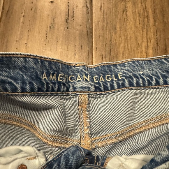 American Eagle High Rise Distressed Blue Jeans - Picture 5 of 6